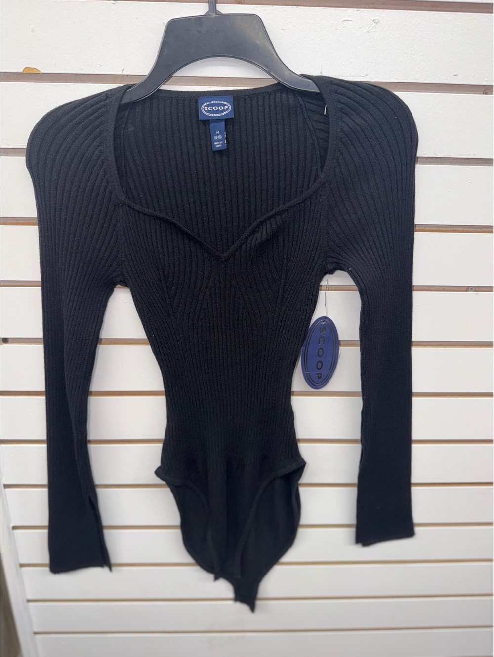 Scoop Women’s Black Ribbed Knit Sweetheart Neck Bodysuit Size M NWT